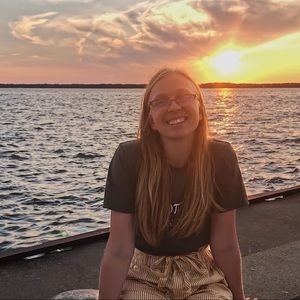 Meet your Posher, Anesah